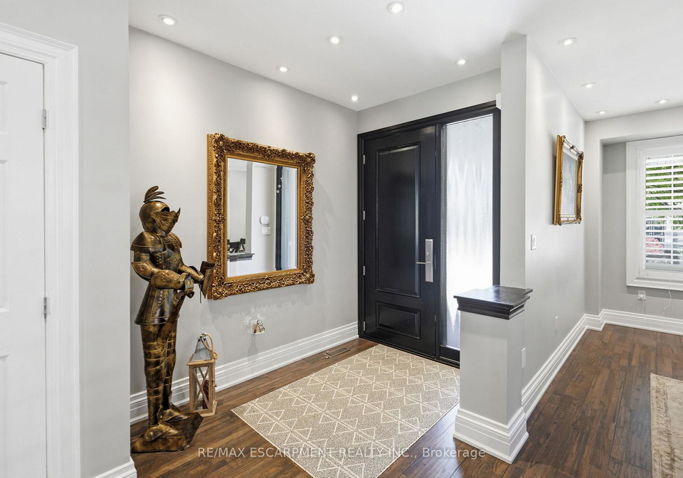 418-montreal-circle-hamilton-ontario-x13239814