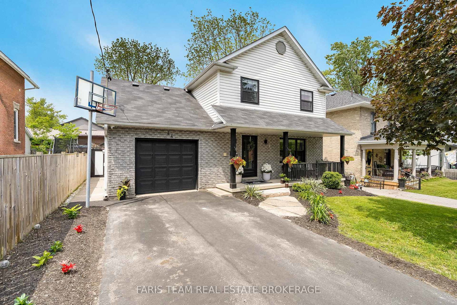 44-regent-street-kawartha-lakes-ontario-x13240124
