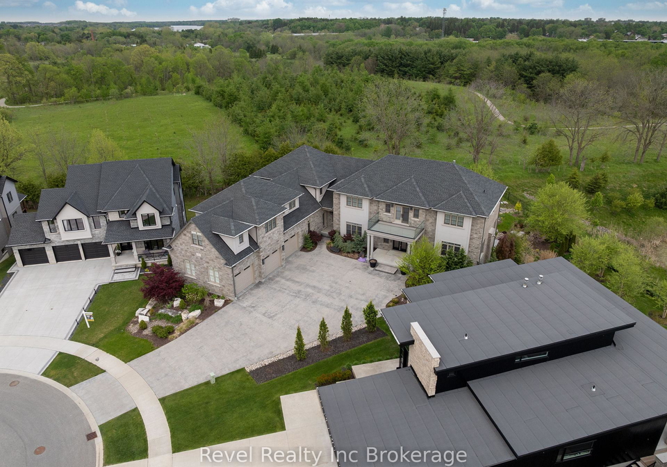 241-tamarack-boulevard-woodstock-ontario-x13240222