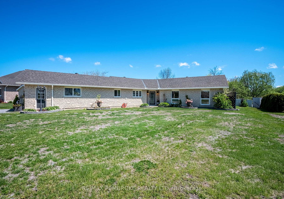 11-fairway-drive-petawawa-ontario-x13240266