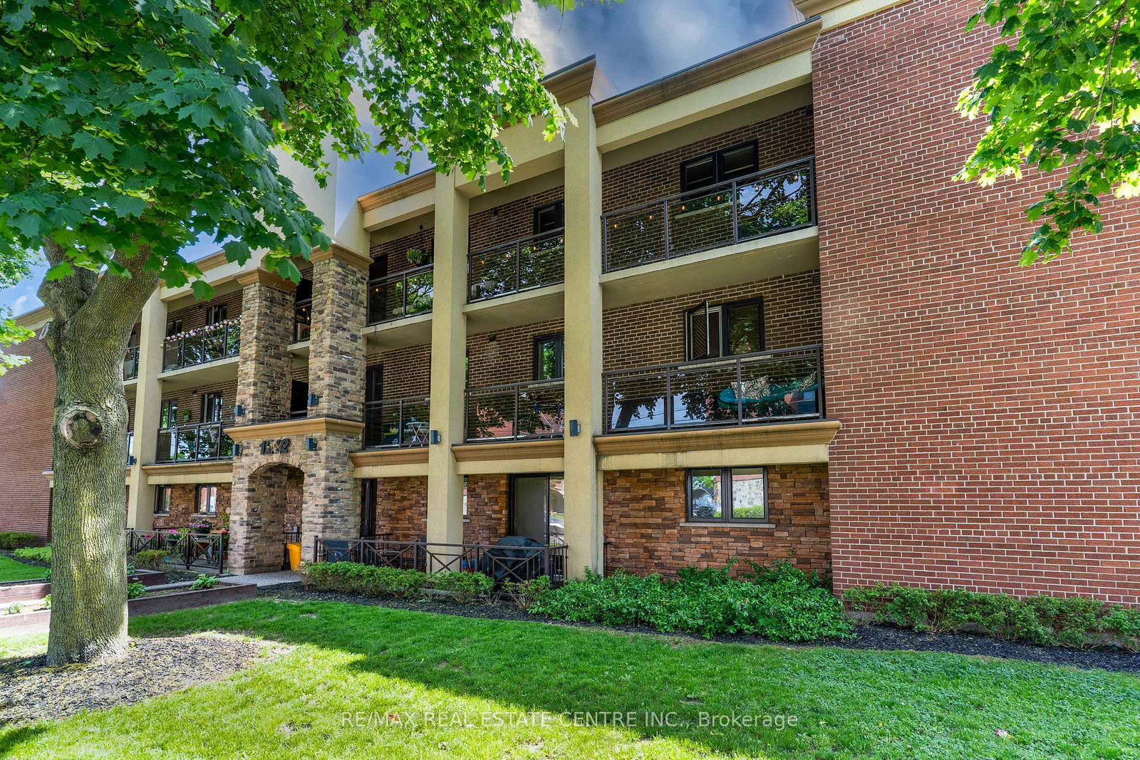 1212-fennell-avenue-e-hamilton-ontario-x13240384