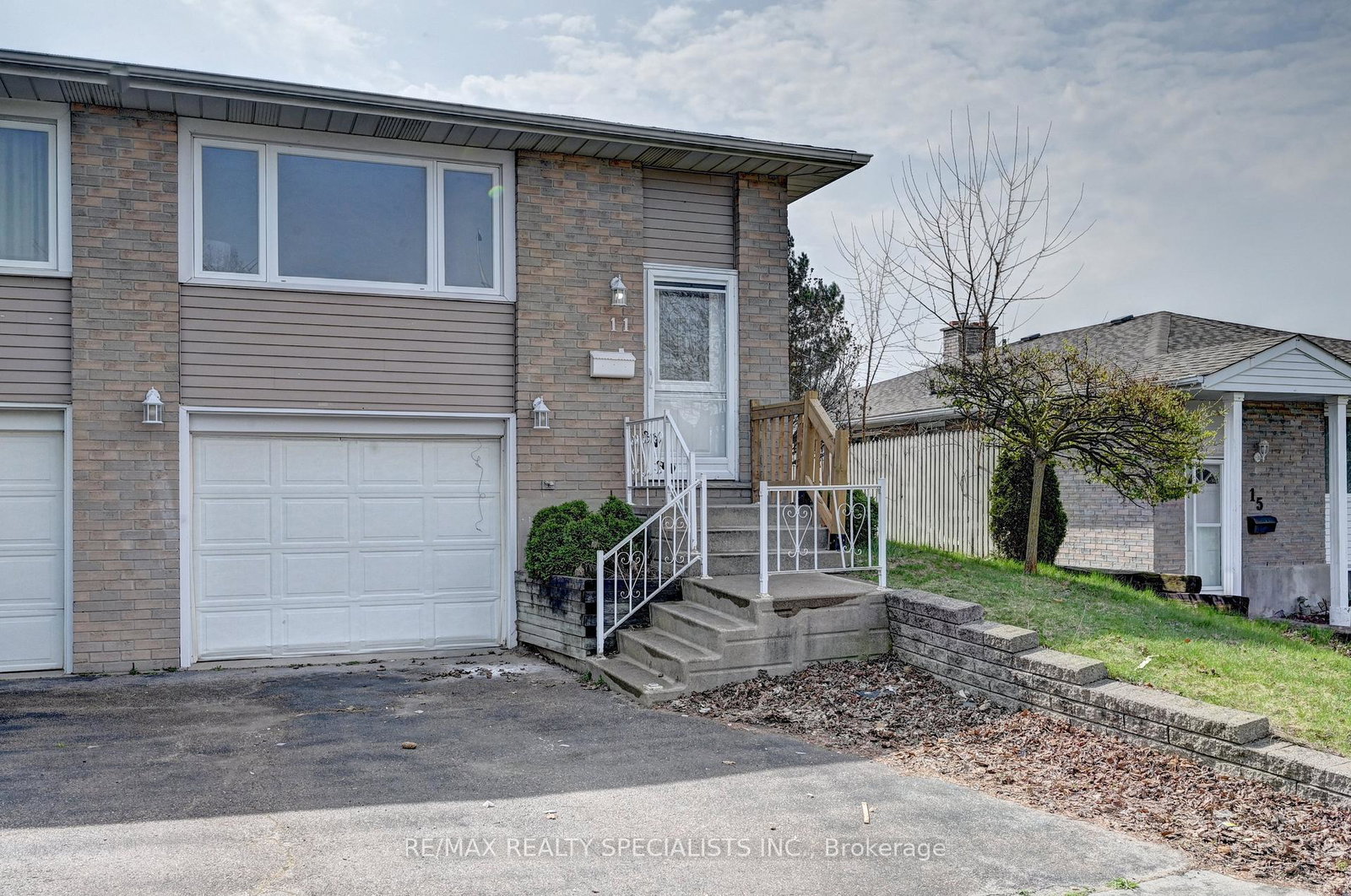 11-dinison-crescent-kitchener-ontario-x13240494