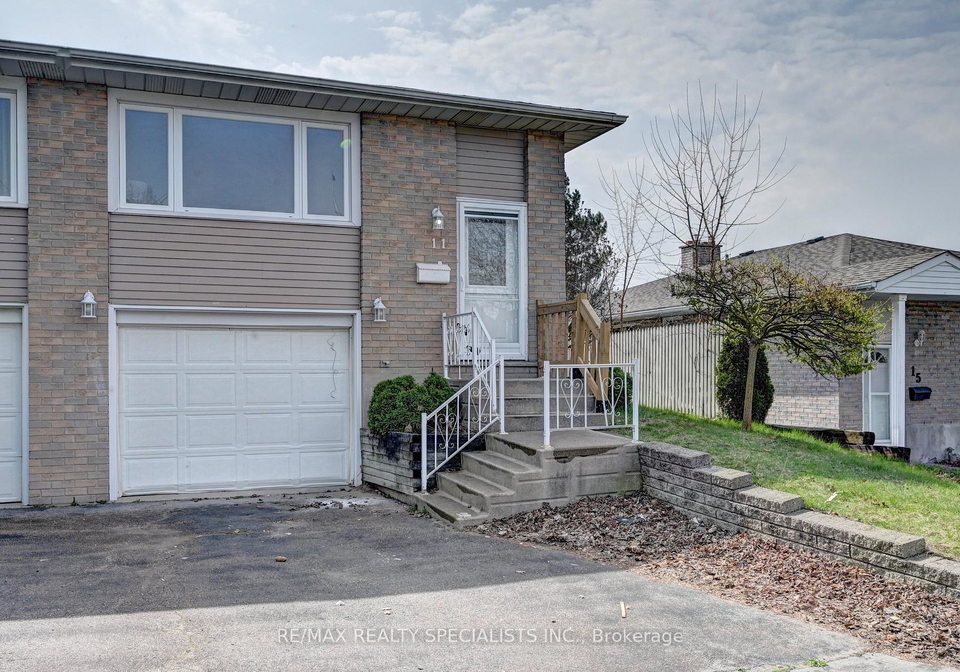 11-dinison-crescent-kitchener-ontario-x13240494