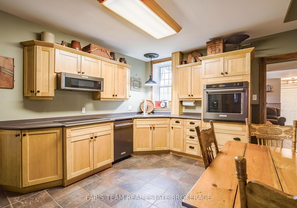 94-avery-point-road-kawartha-lakes-ontario-x13240528