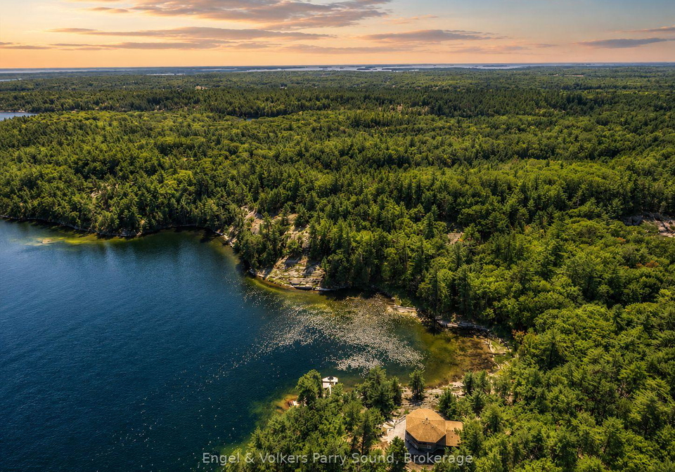 1-3-4-5-loon-bay-carling-ontario-x13240620