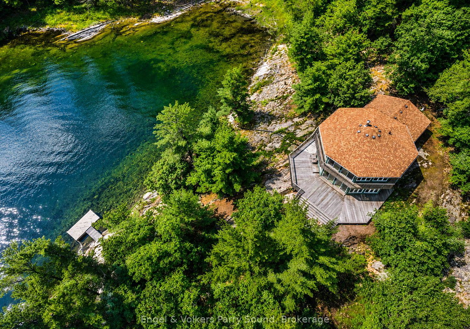 1-3-4-5-loon-bay-carling-ontario-x13240620