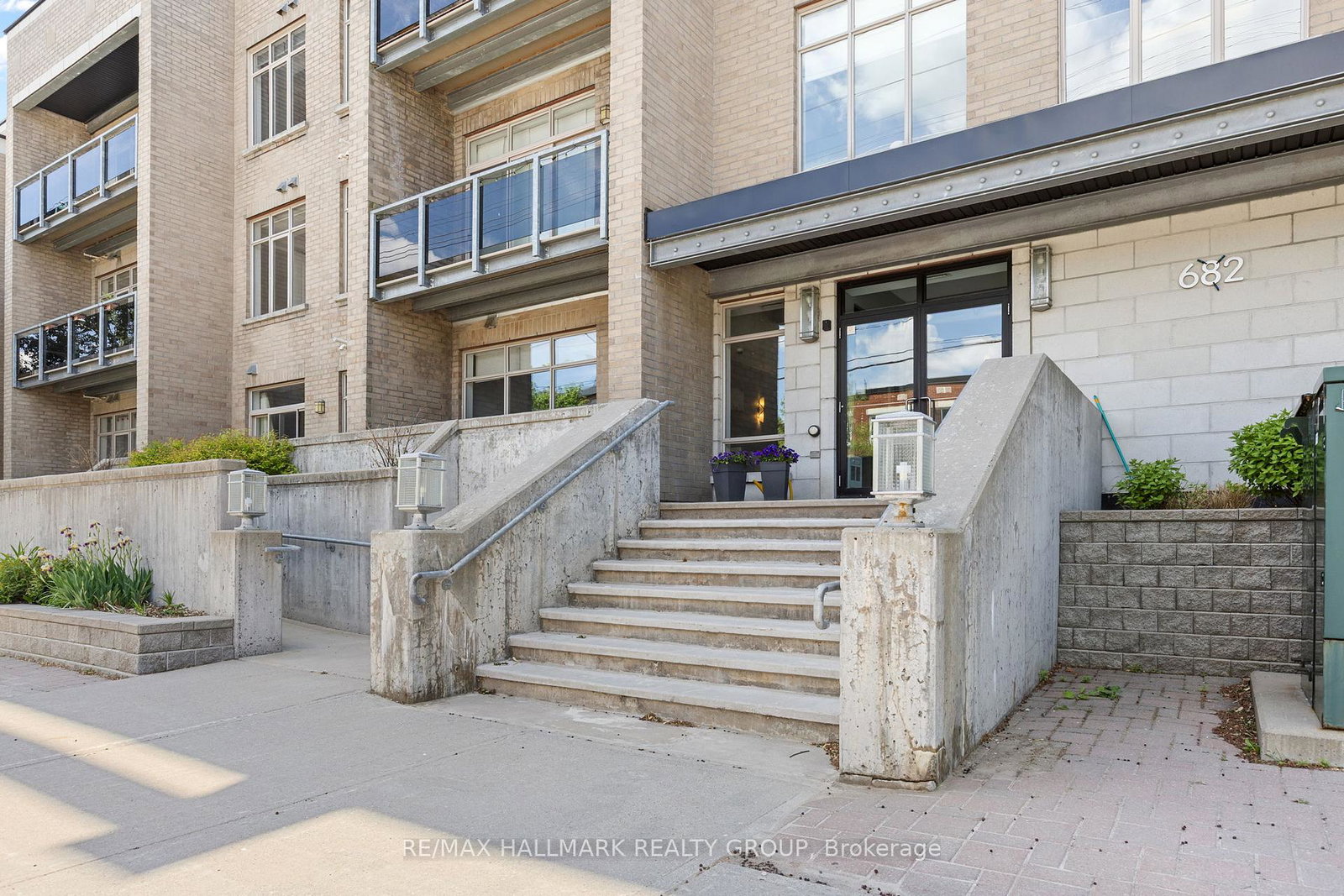 682-churchill-avenue-n-ottawa-ontario-x13241036
