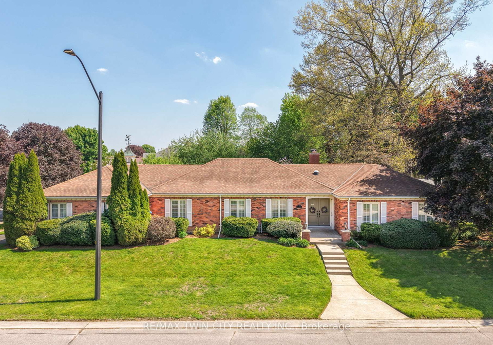 3-fieldstone-circle-brantford-ontario-x13241126