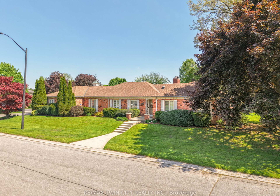 3-fieldstone-circle-brantford-ontario-x13241126
