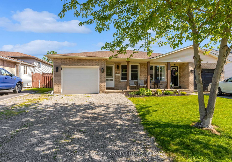 7-hillcrest-road-port-colborne-ontario-x13241128