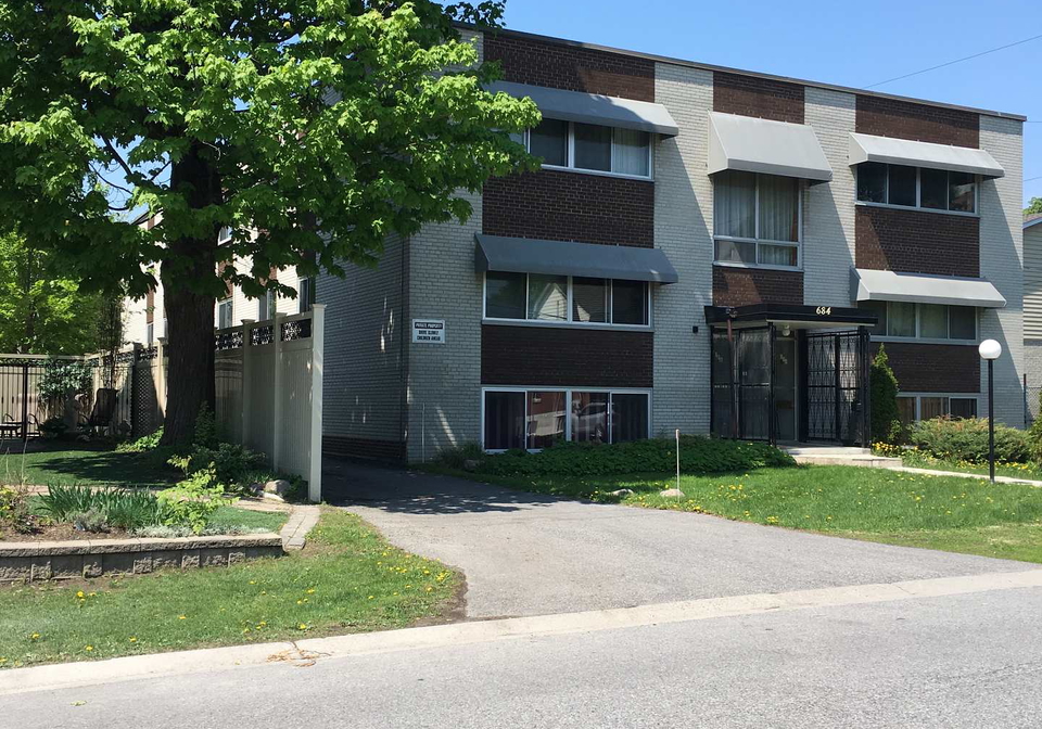 684-tweedsmuir-avenue-ottawa-ontario-x13241148
