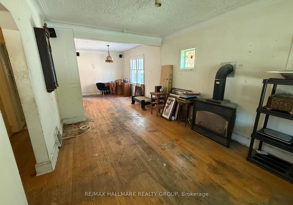 142-clarendon-avenue-ottawa-ontario-x13241276