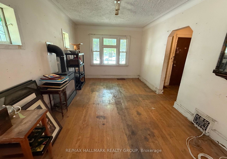 142-clarendon-avenue-ottawa-ontario-x13241276