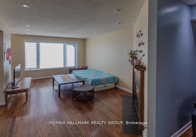 39-chesapeake-crescent-ottawa-ontario-x13241316