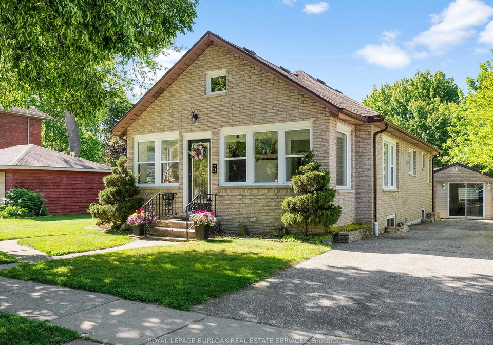 19-elm-street-kingsville-ontario-x13241362