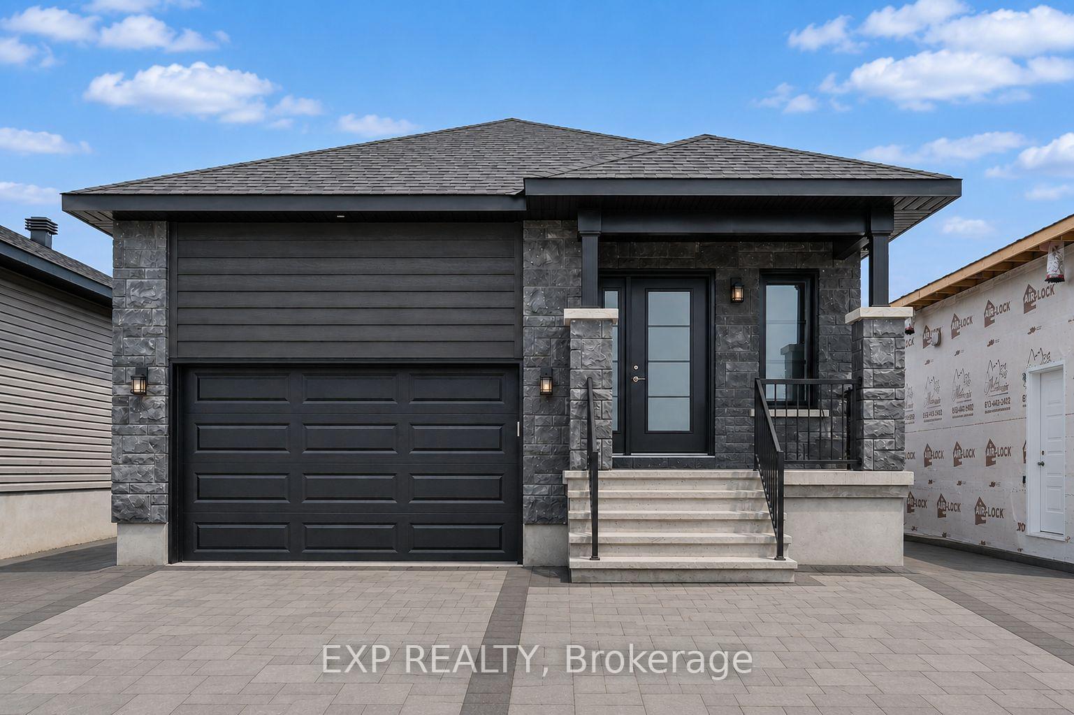 1220-montblanc-crescent-russell-ontario-x13241454