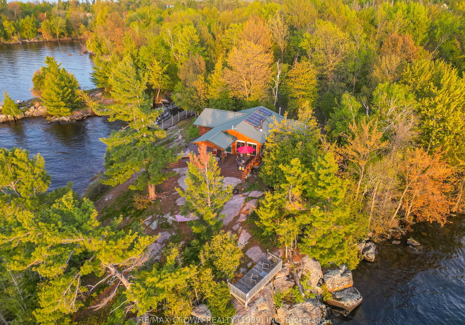 island-f-i-south-east-bay-callander-ontario-x13241524