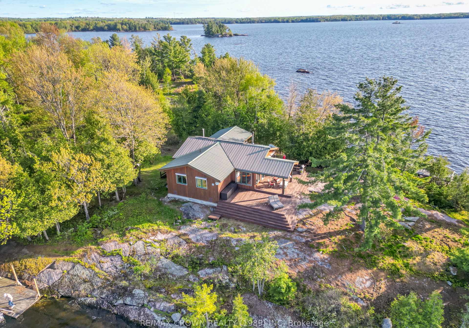 island-f-i-south-east-bay-callander-ontario-x13241524