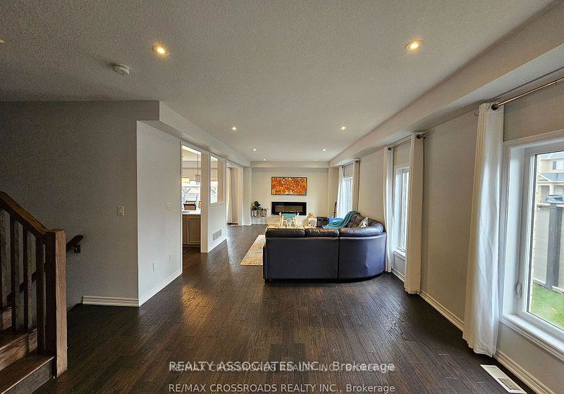 35-cutts-crescent-hamilton-ontario-x13241792