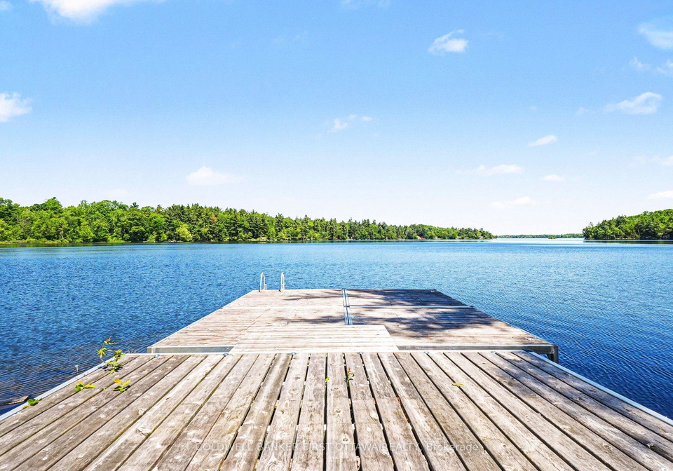 1394-black-lake-north-shore-tay-valley-ontario-x13242008