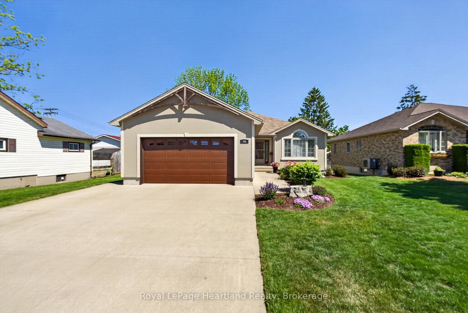 86-huron-street-w-south-huron-ontario-x13242106