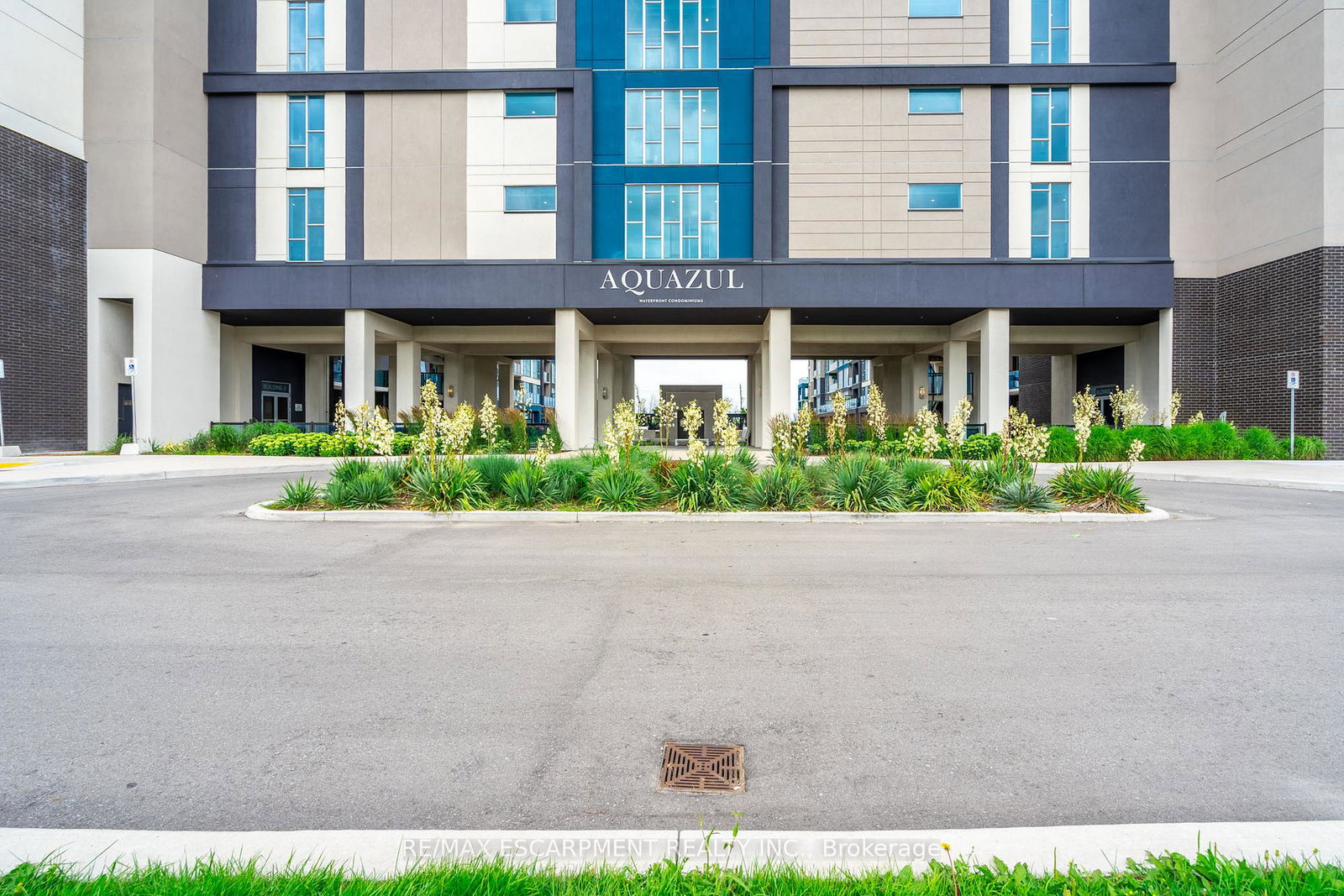 16-concord-place-s-grimsby-ontario-x13242208