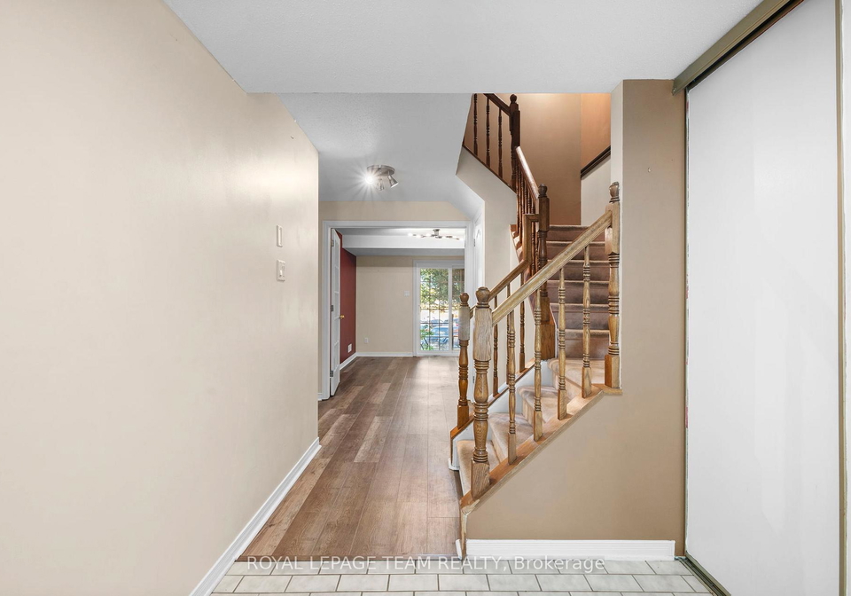 8-mannington-court-ottawa-ontario-x13242400