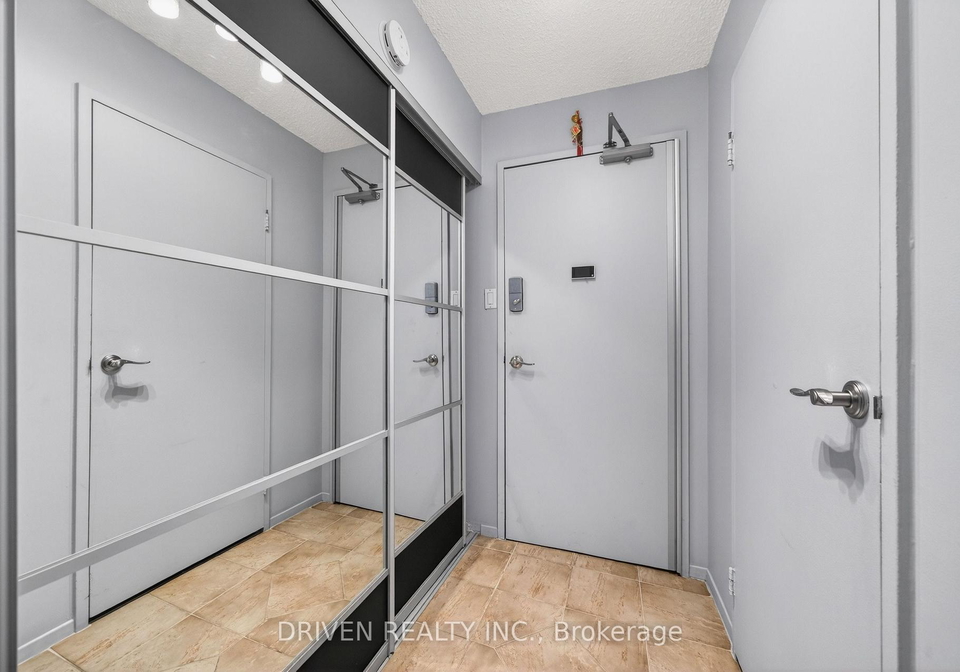 158-a-mcarthur-avenue-ottawa-ontario-x13242782