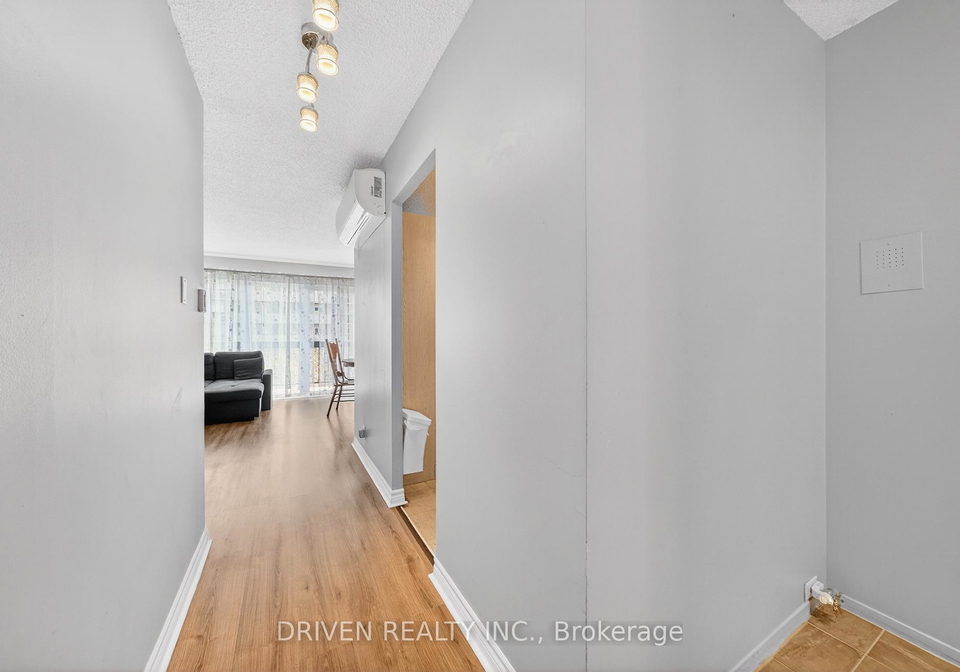 158-a-mcarthur-avenue-ottawa-ontario-x13242782