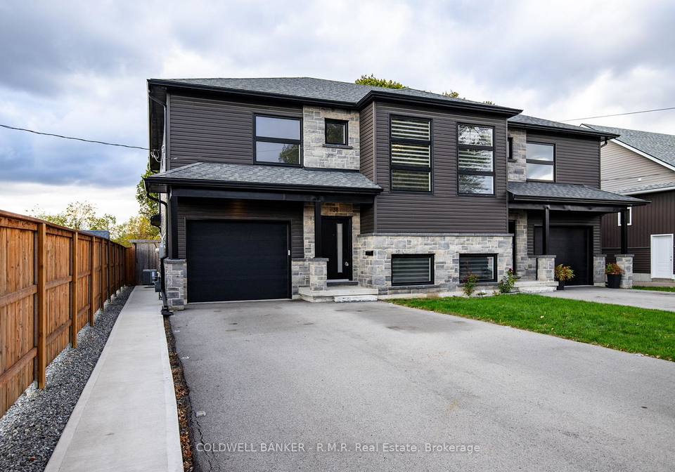 36-page-street-port-colborne-ontario-x13242934