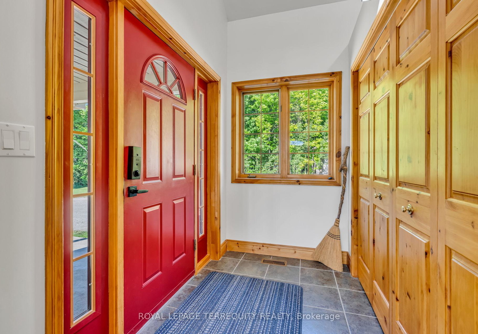 516452-7th-line-blue-mountains-ontario-x13243052