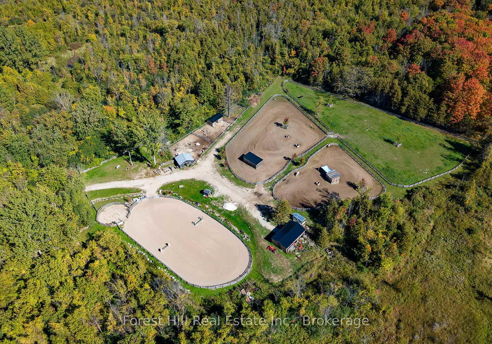 496629-grey-road-2-blue-mountains-ontario-x13243270