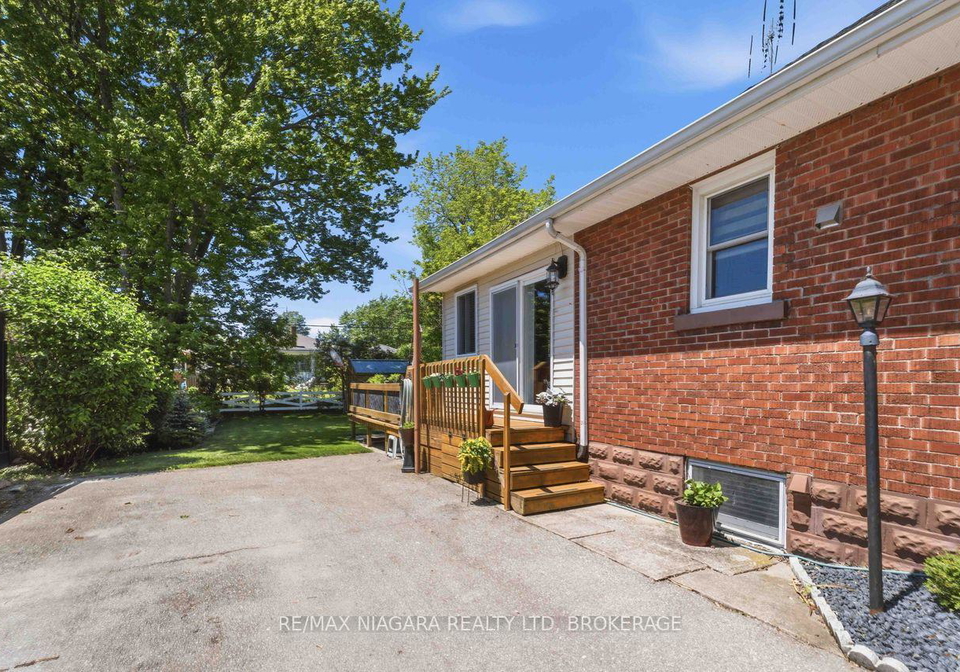 86-clare-avenue-port-colborne-ontario-x13243306