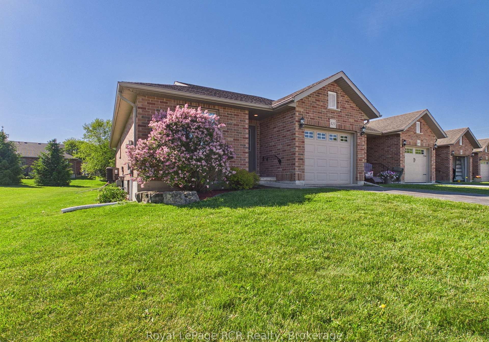 423-catherine-street-north-huron-ontario-x13243484
