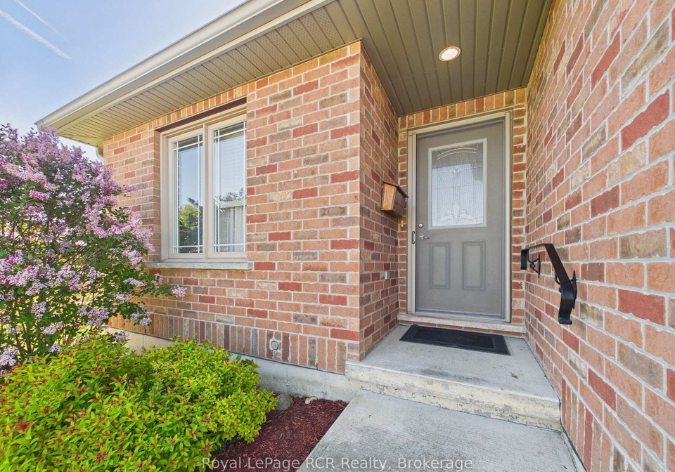 423-catherine-street-north-huron-ontario-x13243484