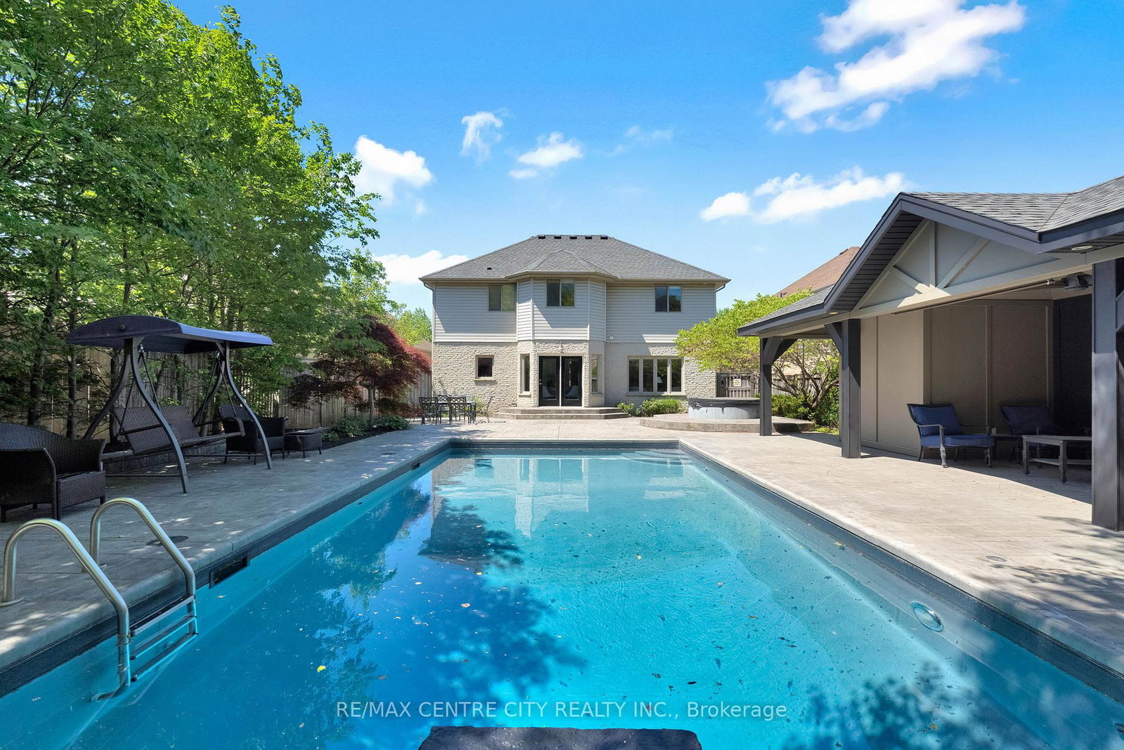 1027-manchester-road-london-north-ontario-x13243594