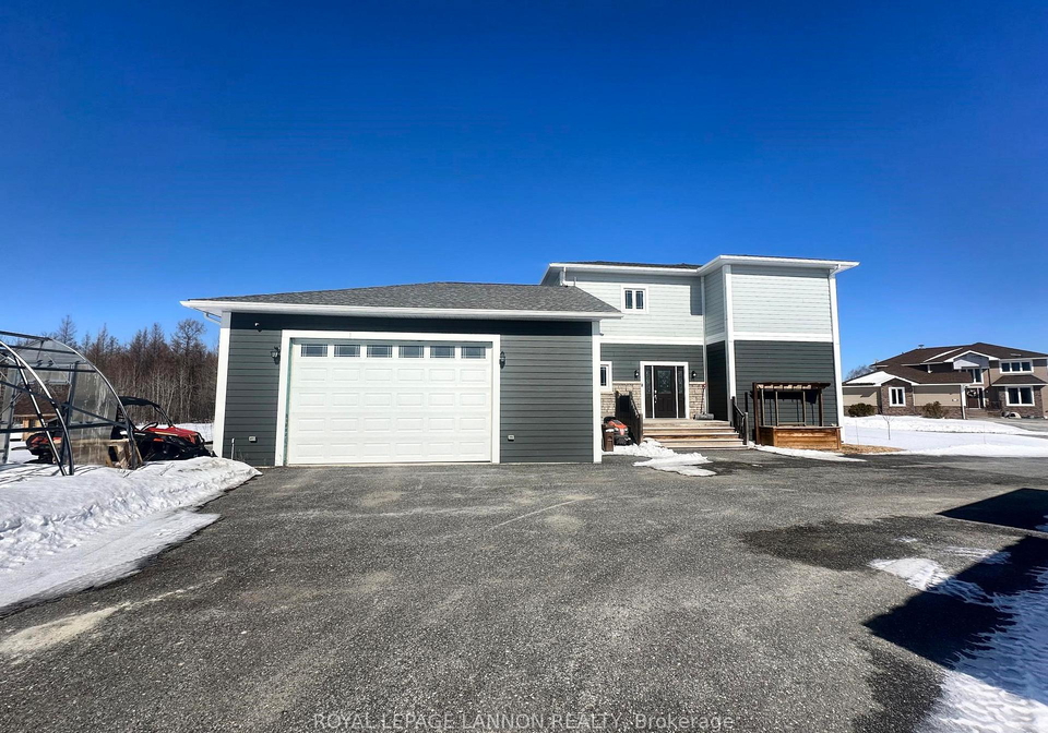 123-christie-place-greenstone-ontario-x13244090