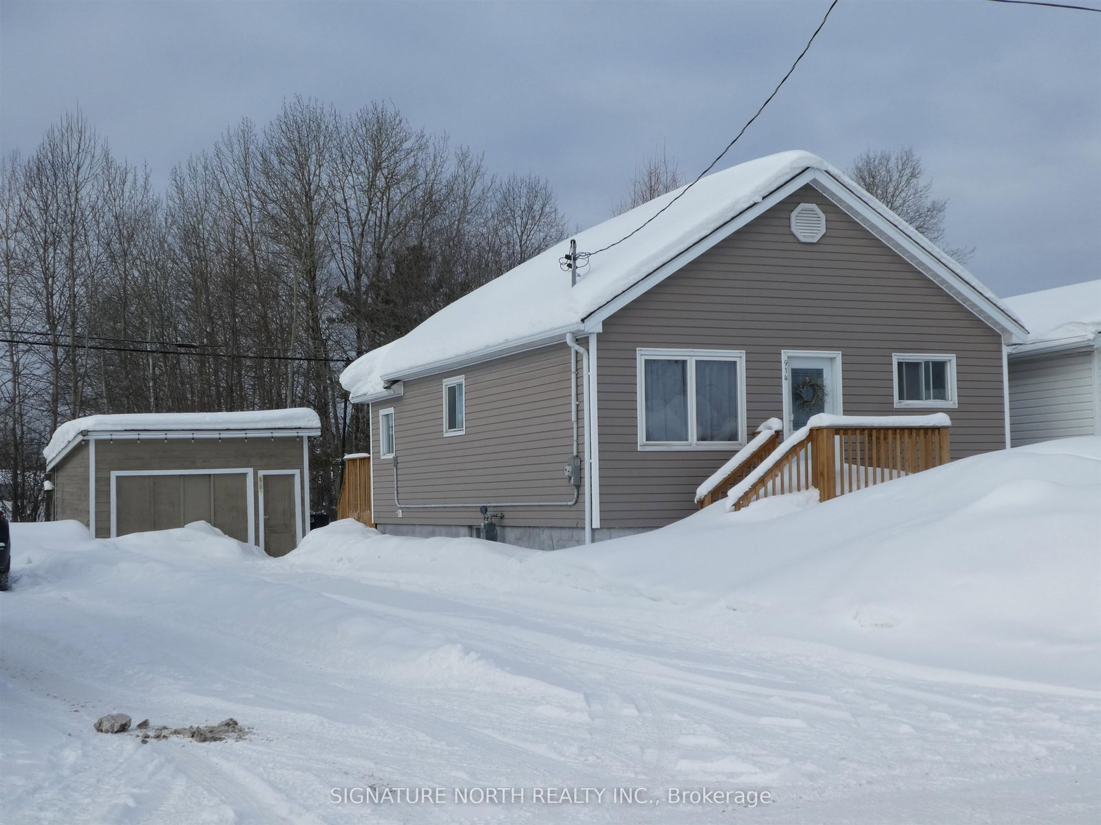 first-street-e-greenstone-ontario-x13244124