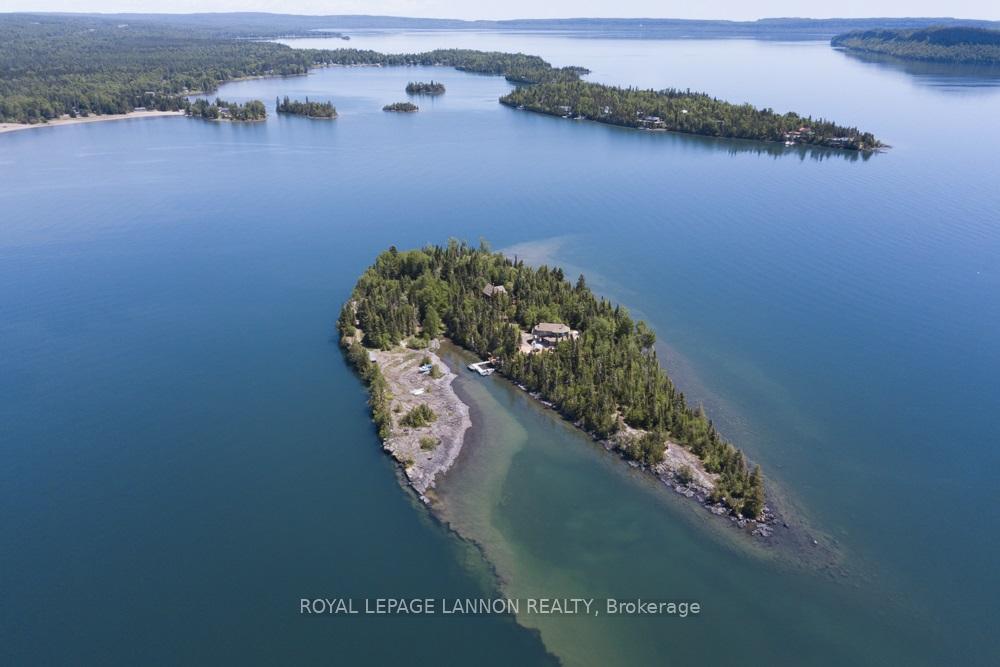 1-palette-thunder-bay-remote-area-ontario-x13245154