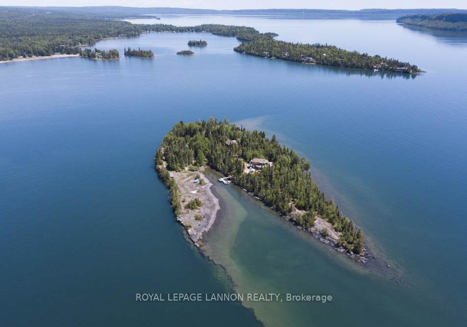 1-palette-thunder-bay-remote-area-ontario-x13245154