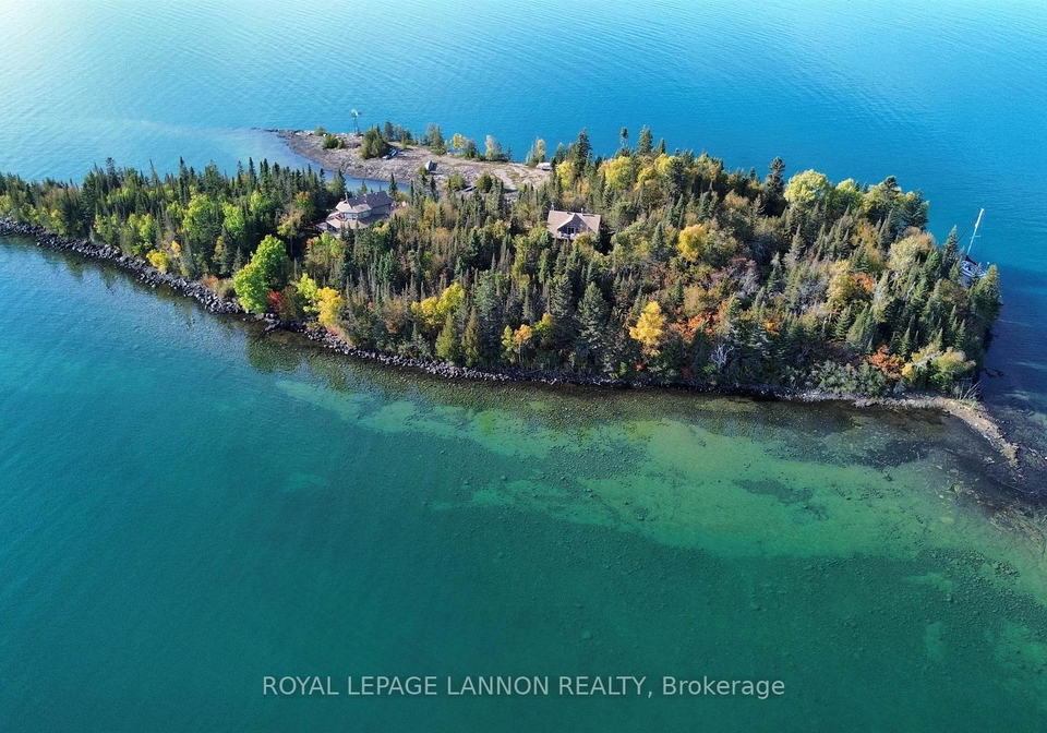 1-palette-thunder-bay-remote-area-ontario-x13245154