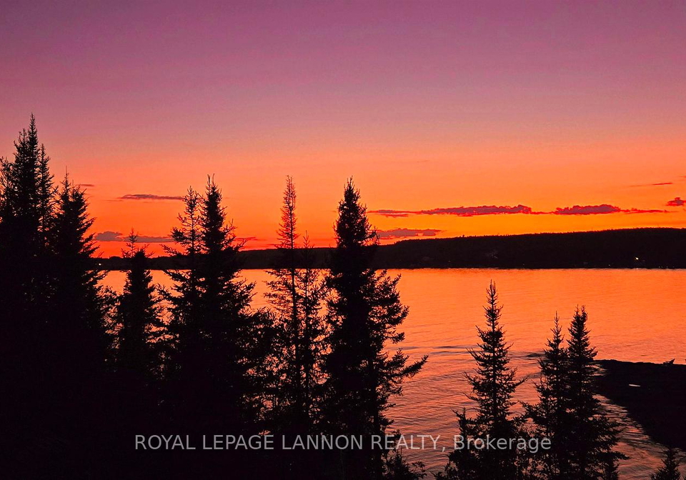 1-palette-thunder-bay-remote-area-ontario-x13245154