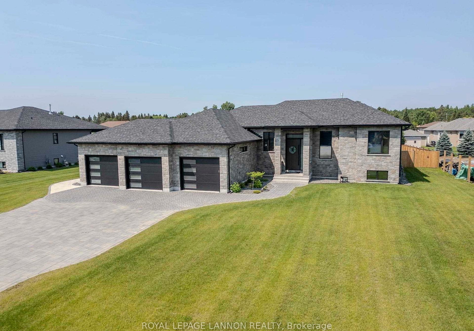 2111-magnolia-drive-thunder-bay-ontario-x13245204