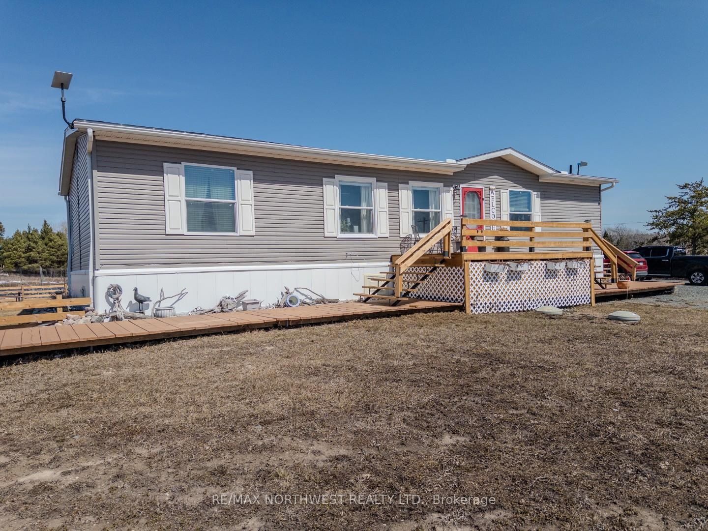 2766-highway-596-kenora-remote-area-ontario-x13245352