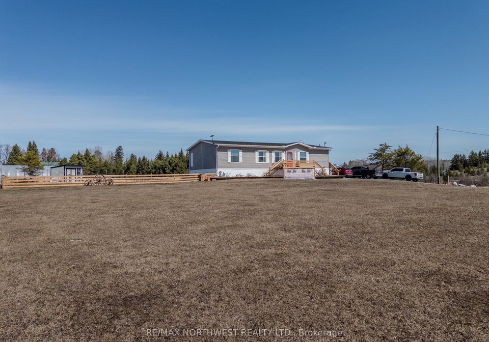 2766-highway-596-kenora-remote-area-ontario-x13245352