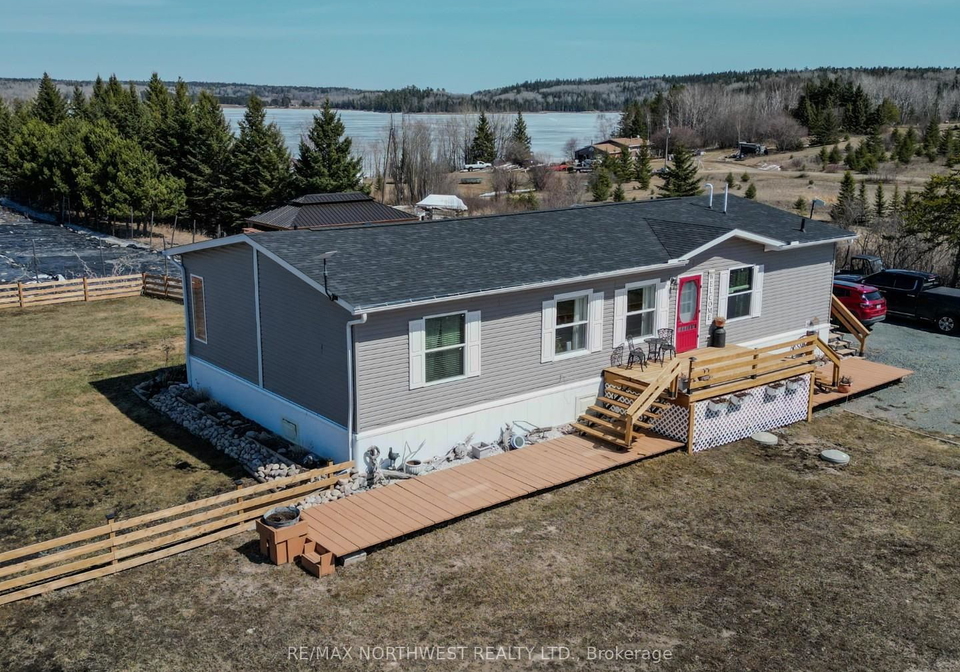 2766-highway-596-kenora-remote-area-ontario-x13245352