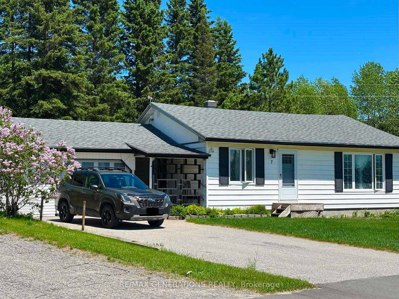 7-swallow-drive-manitouwadge-ontario-x13245408