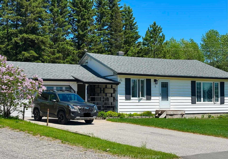 7-swallow-drive-manitouwadge-ontario-x13245408