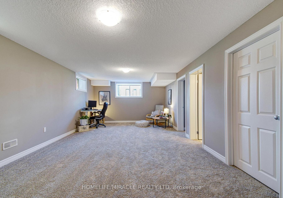 39-broadacre-drive-kitchener-ontario-x13245700