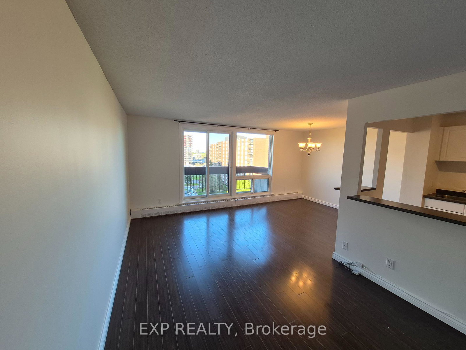 1505-baseline-road-ottawa-ontario-x13246154
